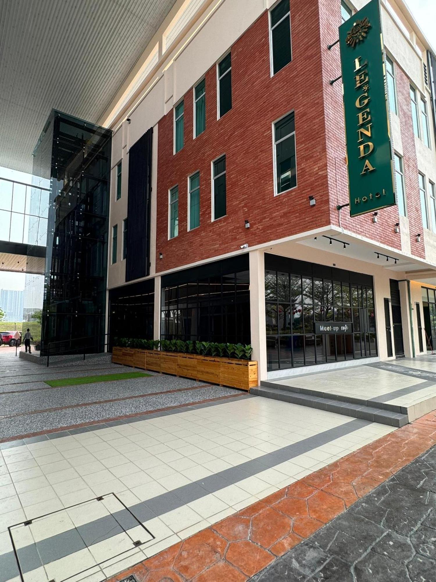 Le'Genda Hotel Kajang Exterior photo