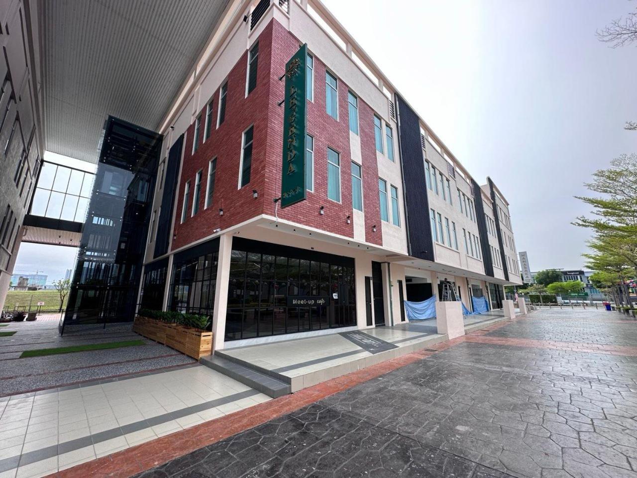 Le'Genda Hotel Kajang Exterior photo